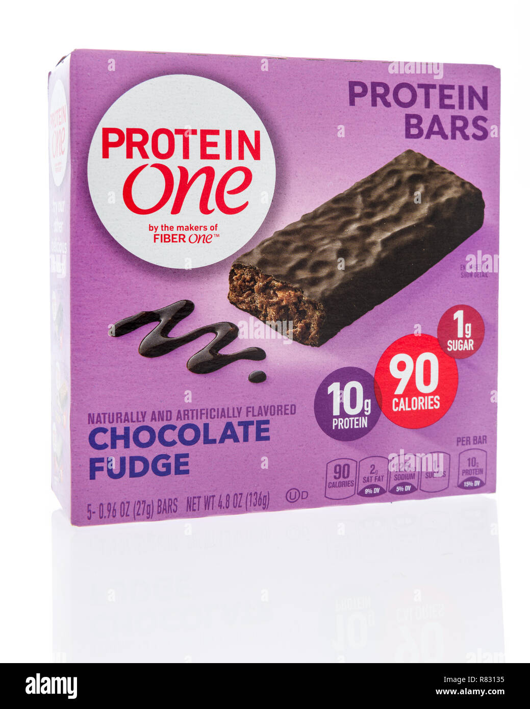 Winneconne, WI - 10. Dezember 2018: ein Paket von Protein ein Protein Bar auf einem isolierten Hintergrund. Stockfoto