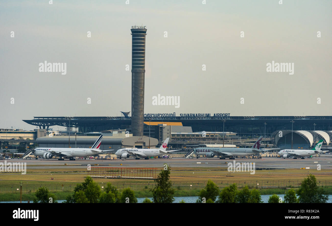 BANGKOK, THAILAND - 30.November 2018: Suvarnabhumi Airport, dem Flughafen ist einer der beiden internationalen Flughäfen in Thailand Stockfoto