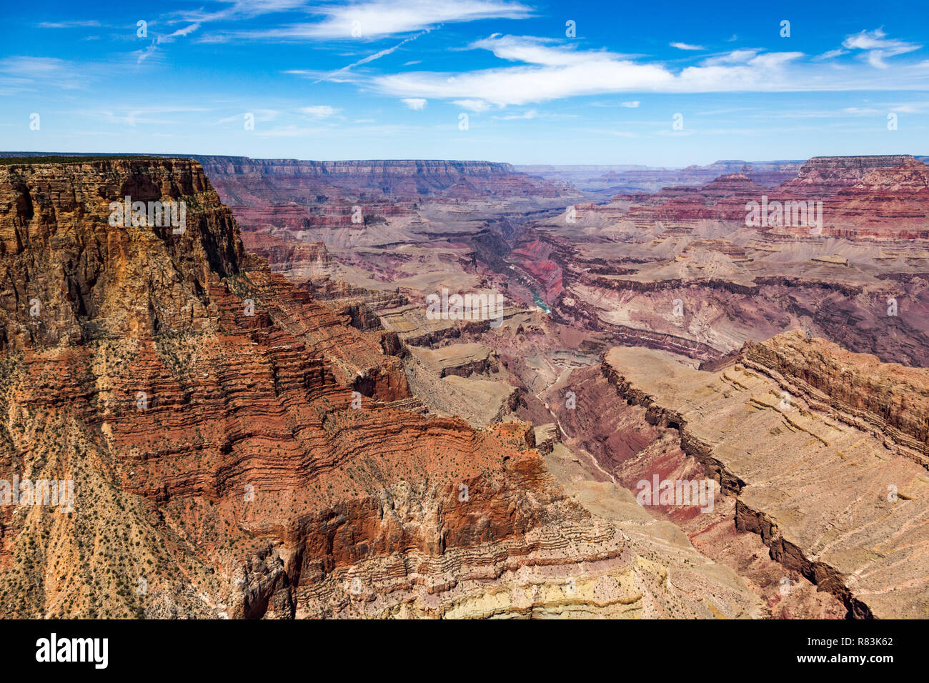 South Rim Grand Canyon geschnitzt von den Colorado River in Arizona, mehrschichtige hat Bands von Red Rock enthüllt Millionen Jahre der Erdgeschichte. Viewp Stockfoto