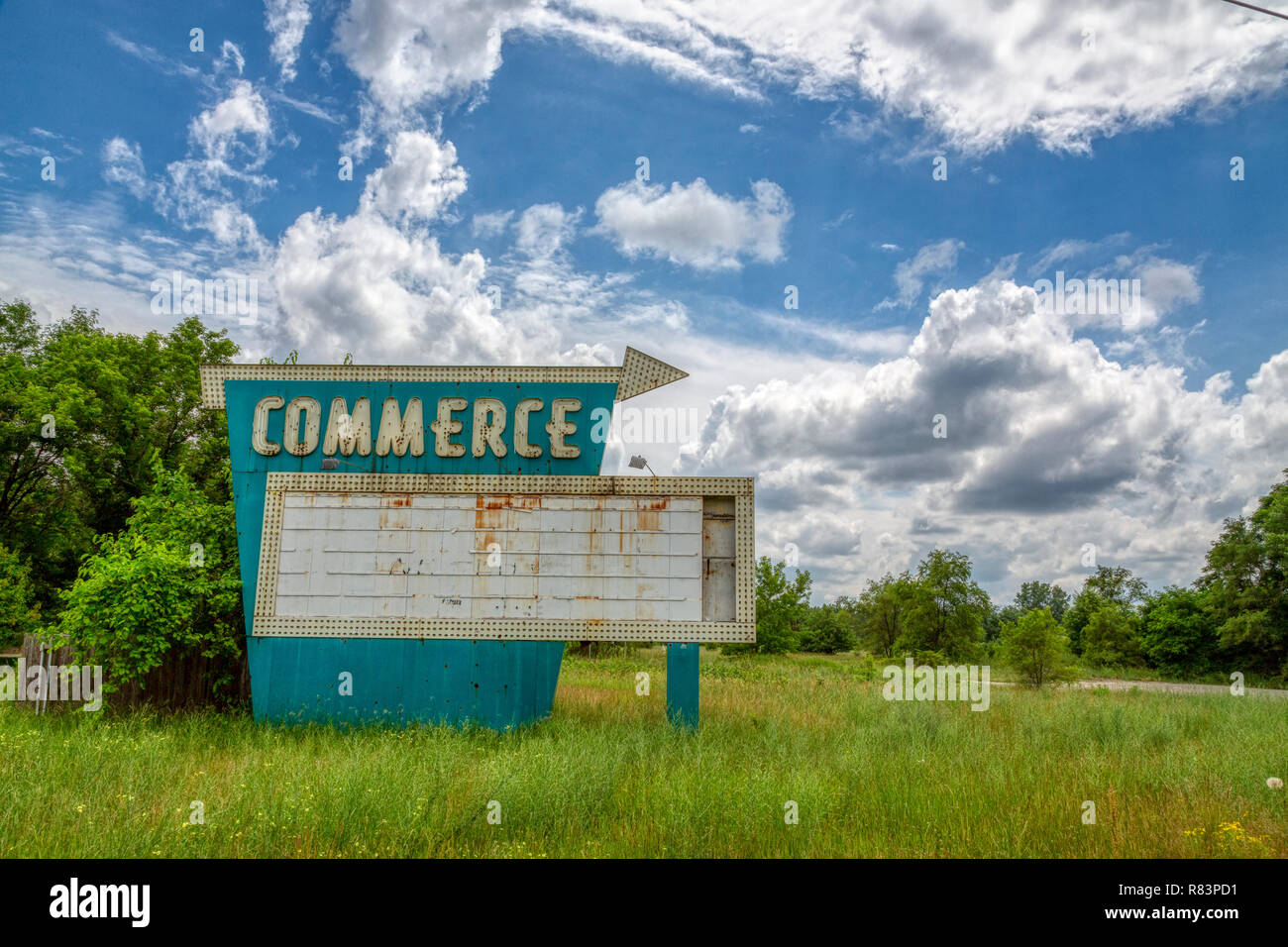 Juni 29, 2013, Walled Lake, MI: Das Commerce Drive-In 1956 eröffnet. Dieser drive-in 1000 Wagen. Er schloss im Jahr 1990 wegen Home Video Vertrieb. Stockfoto