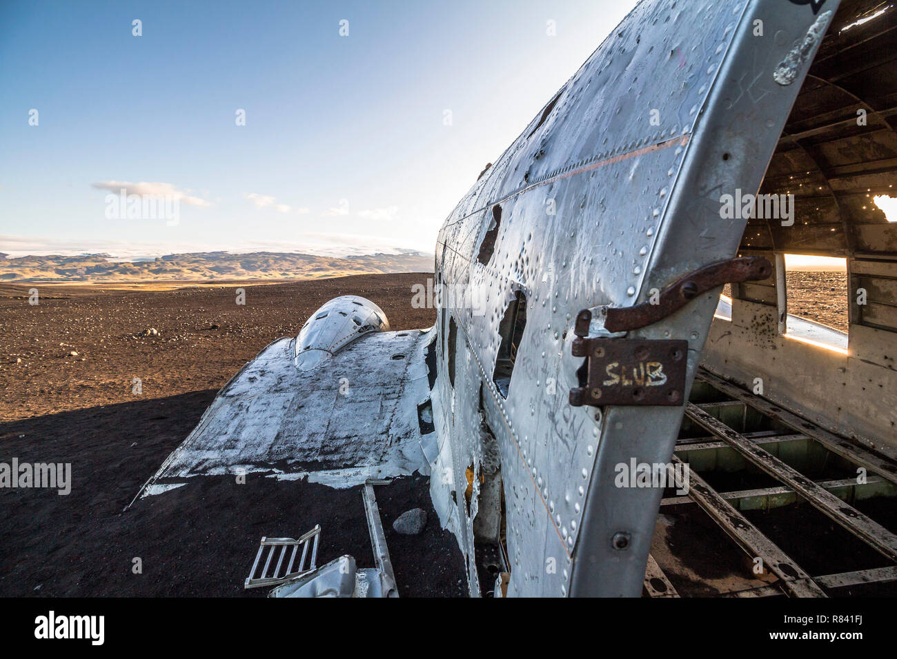 Die berühmten Flugzeug Wrack DC-3 nach Sonnenaufgang in Island Stockfoto