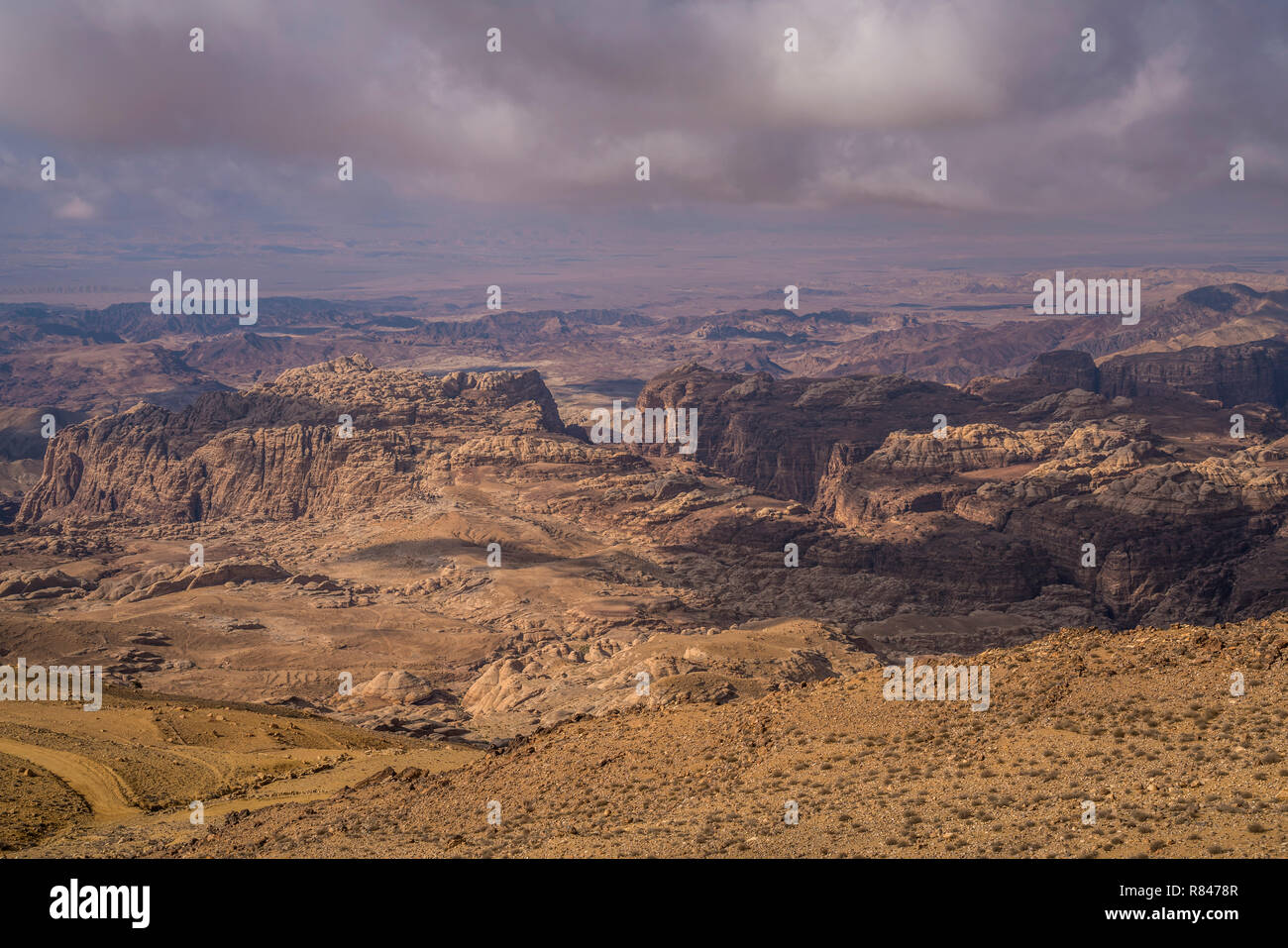 Landschaft bei der historischen Ruinenstätte Petra, Jordanien, Asien | Landschaft rund um die antike Stadt Petra, Jordanien, Asien Stockfoto