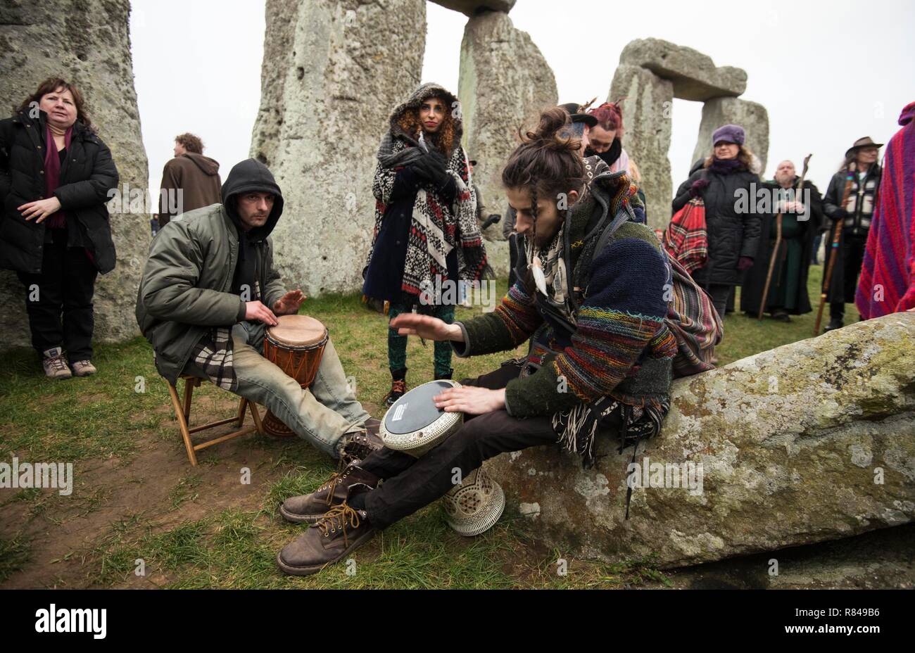 Frühjahrs-tagundnachtgleiche ist in Stonehenge, Wiltshire 20/03/2016 gefeiert. Stockfoto