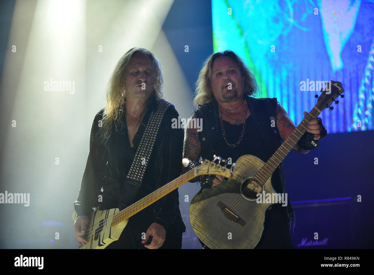 RockFest 80 s 2018 - Tag 1 - Performances mit: Dana Strum, Vince Neil Wo: Miramar, Florida, United States Wenn: 10. Nov. 2018 Credit: JLN Fotografie/WENN.com Stockfoto