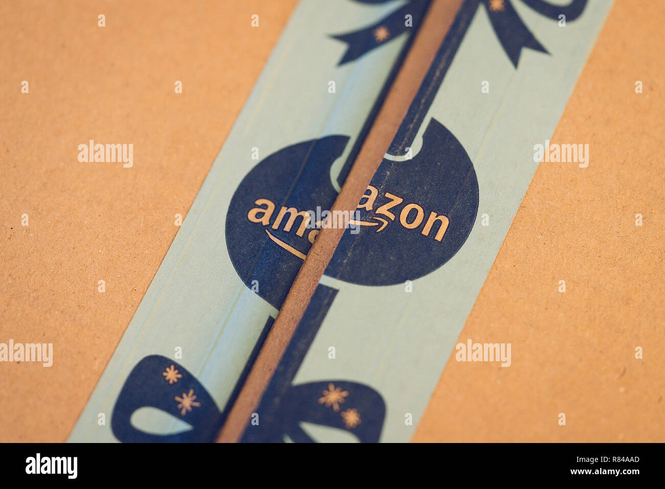 Amazon Store Logo auf ein Paket. 13. Dezember 2018 Stockfoto
