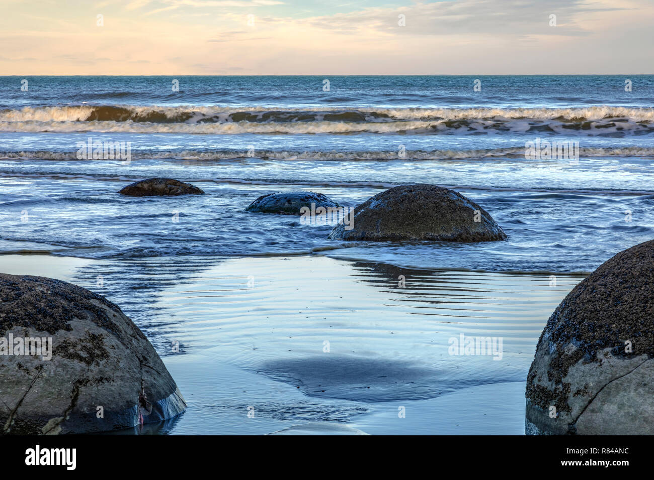 Moeraki Boulders, Koekohe Strand, Otago, Südinsel, Neuseeland Stockfoto