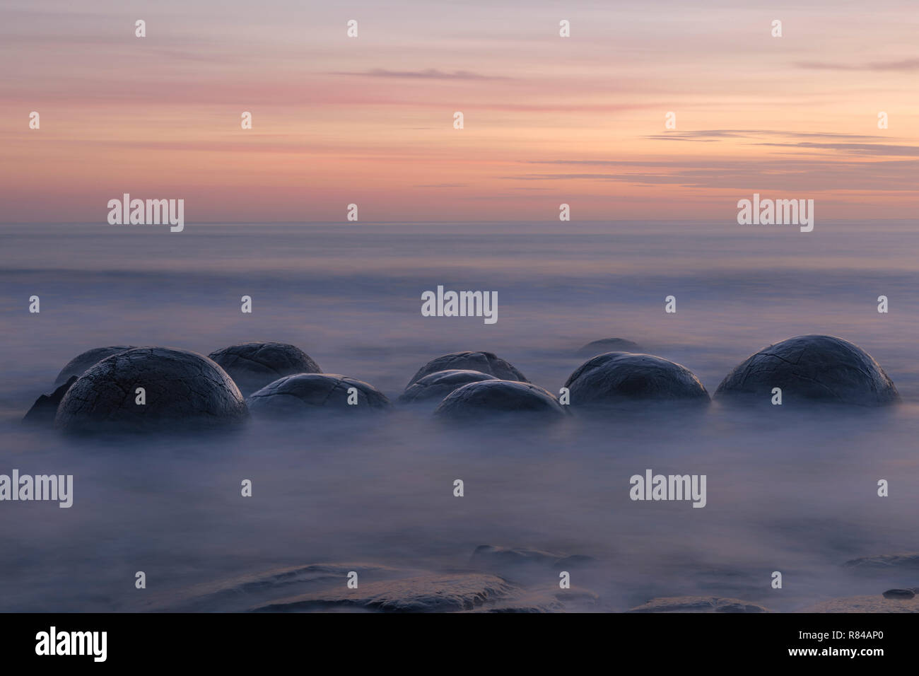 Moeraki Boulders, Koekohe Strand, Otago, Südinsel, Neuseeland Stockfoto