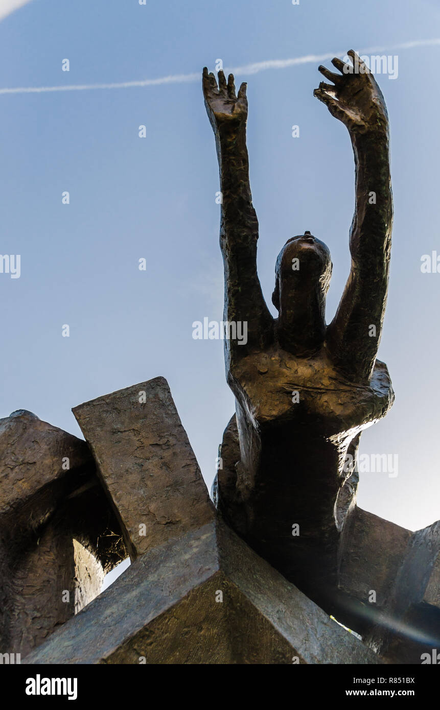 Kampf zwischen Barbaren und Römer Skulptur, Marcius 15 Tér, Budapest, Ungarn Stockfoto