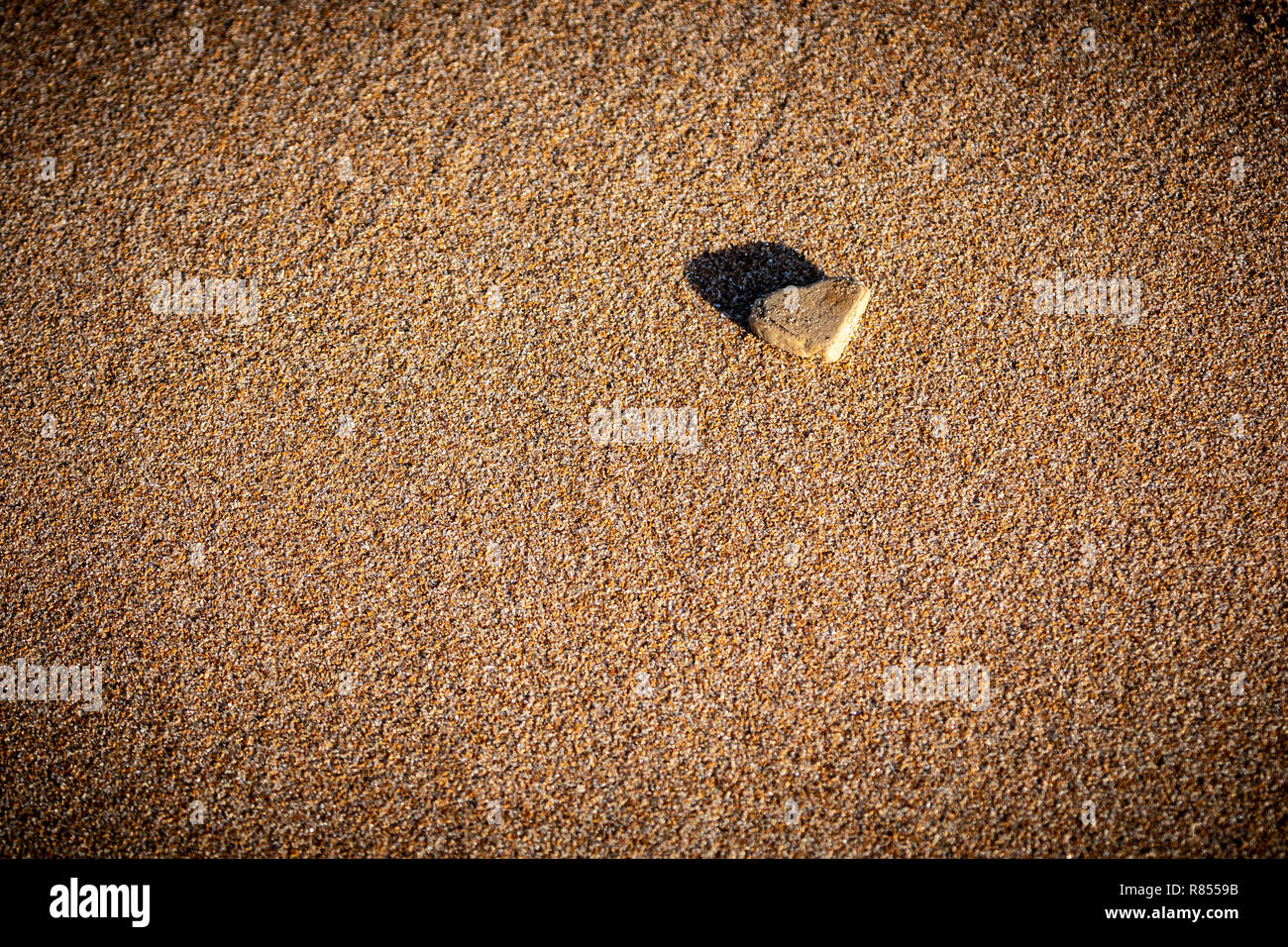 "Herz aus Stein", Embleton Strand, Northumberland. Stockfoto
