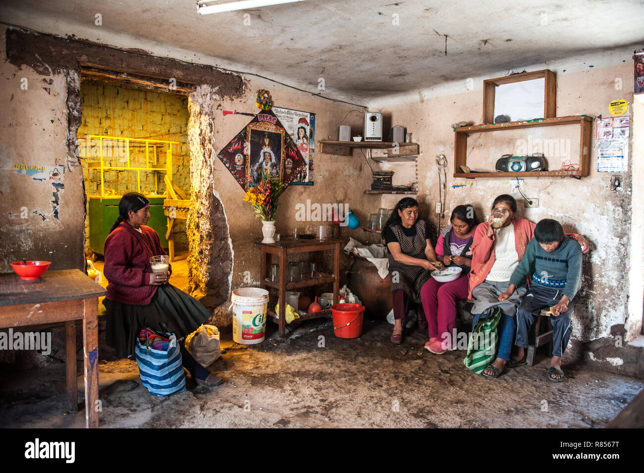 Chicheria ist der Ort in zu Hause, in ungenutzten Raum, wo die Einheimischen trinken erfrischende Chicha - Inka Bier wird aus einer besonderen Art von Mais hergestellt. Stockfoto
