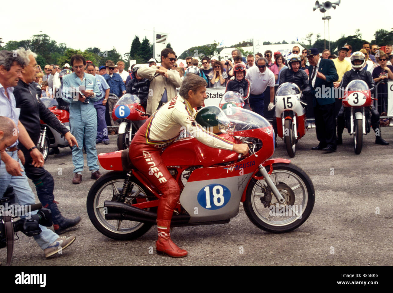 Giacmo Agostini auf einer MV Agusta racing Motorrad in Goodwood Festival der Geschwindigkeit 1996 Stockfoto
