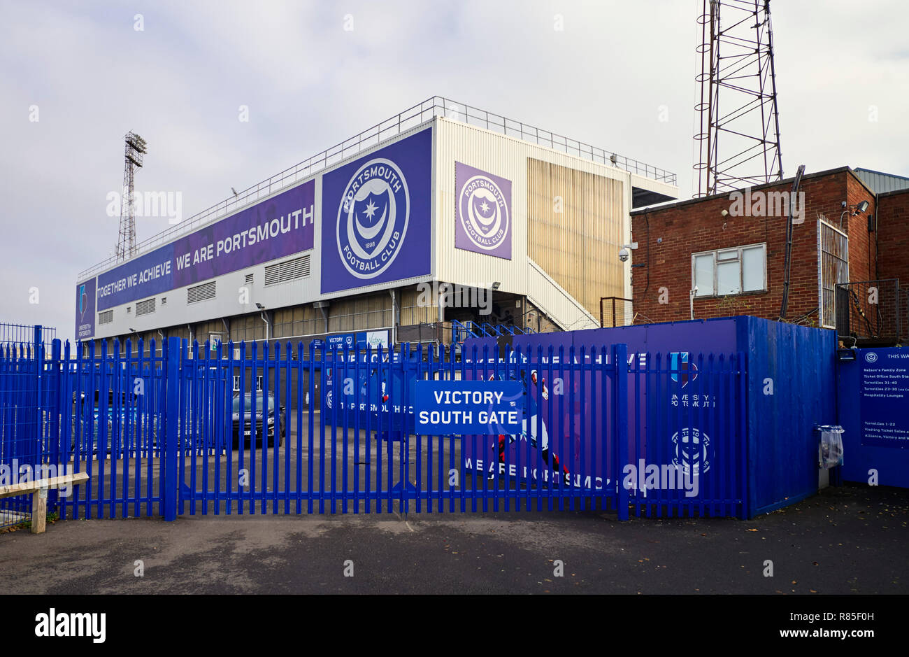 Sieg South Gate bei Fratton Park Fußballplatz in Portsmouth Stockfoto