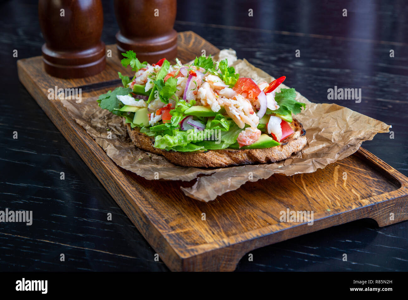 Krabben bruschetta -Fotos und -Bildmaterial in hoher Auflösung – Alamy