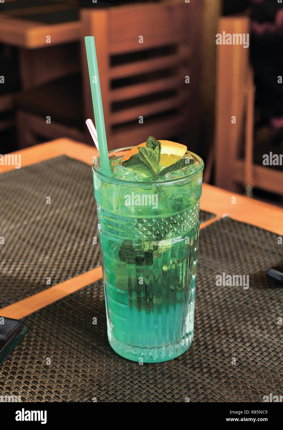 Glas mit nicht-alkoholischen Mojito in einem Restaurant Stockfoto