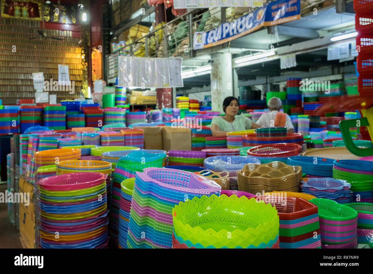 Speicher, Kunststoff waren in Yangon, Myanmar. Stockfoto