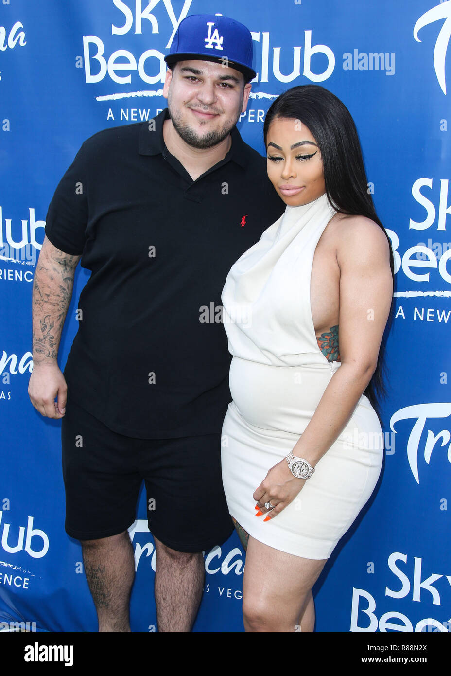 (Datei) Rob Kardashian sagt, er kann es sich nicht mehr leisten, "20.000 $ pro Monat die Unterhaltszahlungen. Rob Kardashian hat angeblich die Gerichte aufgefordert, seine Unterhaltszahlungen zu Blac Chyna in Bezug auf ihre zwei Jahre alte Tochter Traum zu ändern. In den Papieren von der Druckwelle, Rob zitiert, dass er "nicht mehr leisten kann" seine $ 20.000 pro Monat Zahlungen aus einer Vereinbarung zurück im Jahr 2012. Zusätzlich, Rob sagte angeblich über die einstweilige Verfügung, die Sie gegen ihn früh dieses Jahr gestellt: "Ich habe nicht in die Verfilmung von Episoden seit diesem Sommer, als Chyna ordnete eine Anfrage für eine einstweilige teilgenommen haben. Stockfoto