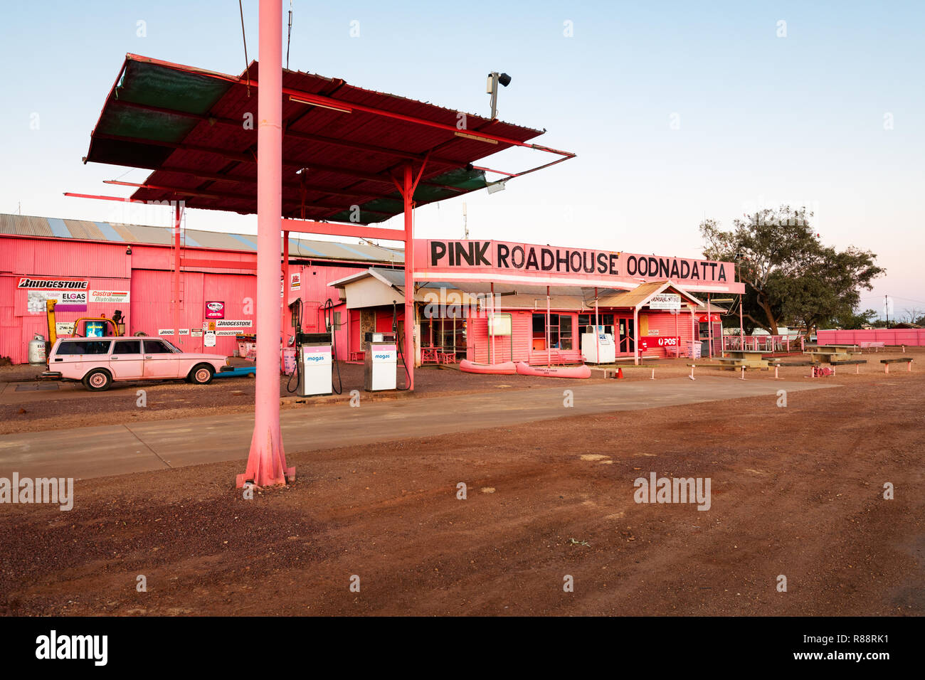 Berühmte Pink Roadhouse in Oodnadatta. Stockfoto
