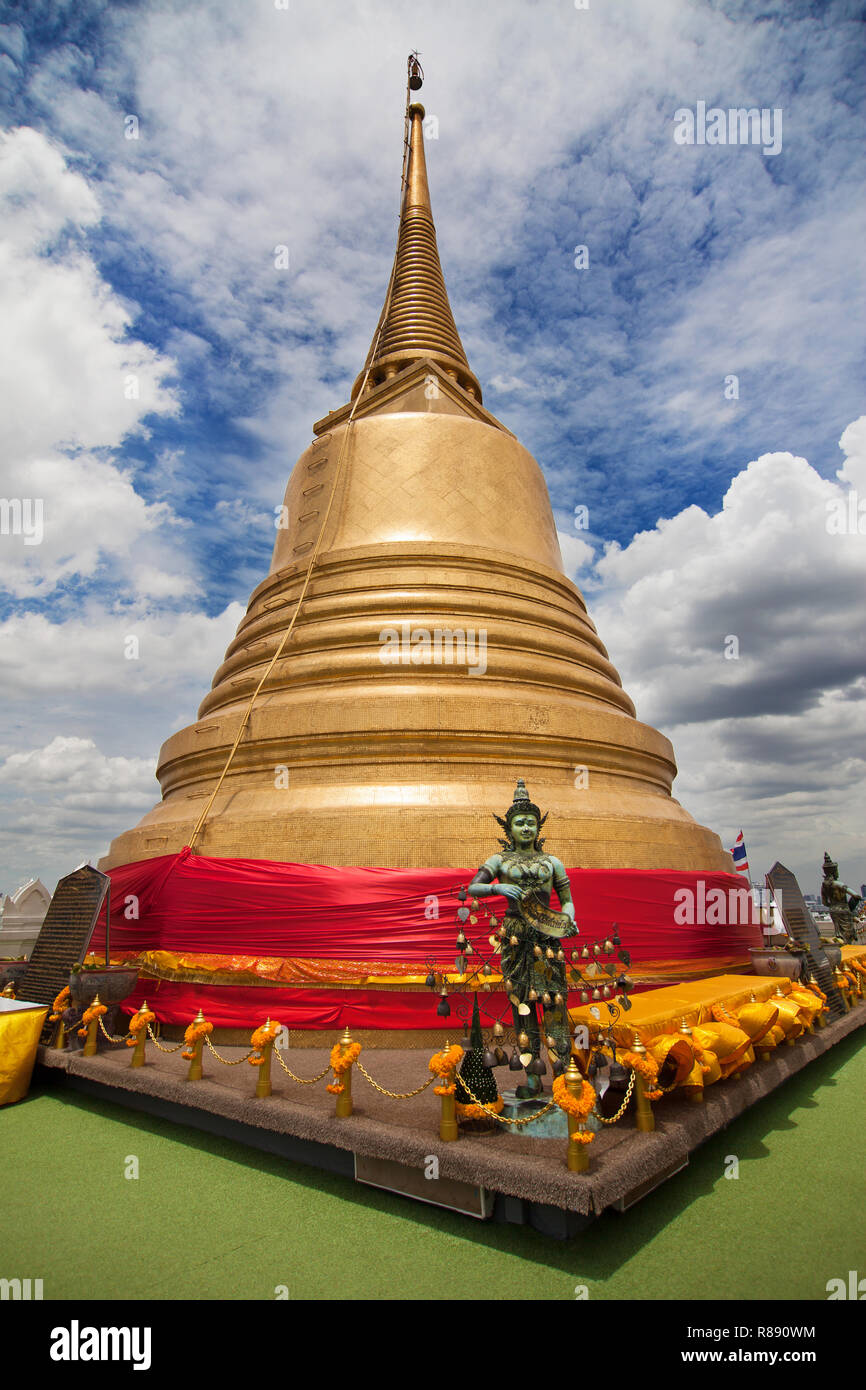 Goldenen Chedi des Wat Saket in Bangkok, Thailand. Stockfoto