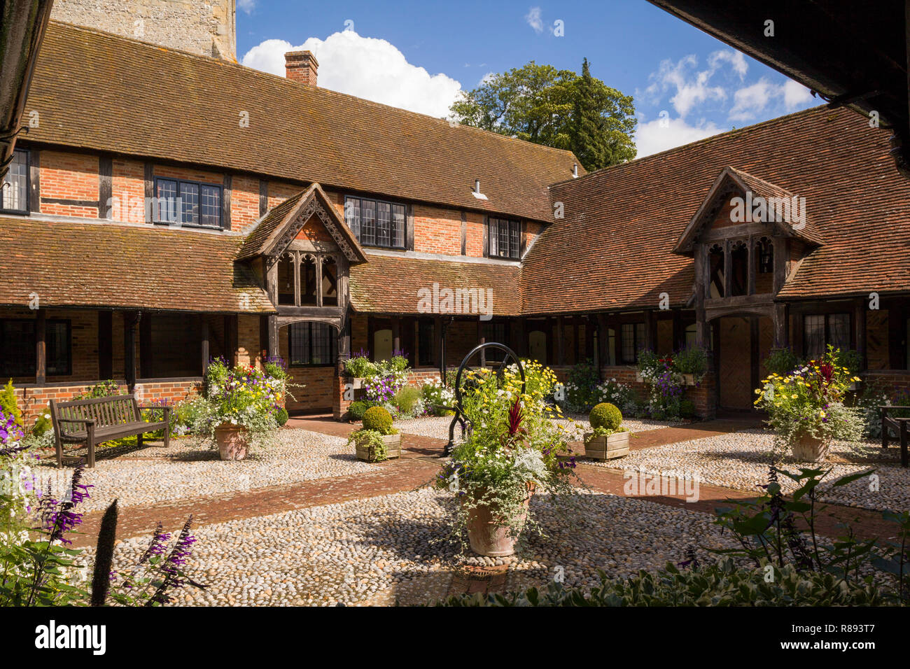 Der Innenhof des historischen Armenhäuser in dem Dorf Ewelme, Oxfordshire Stockfoto
