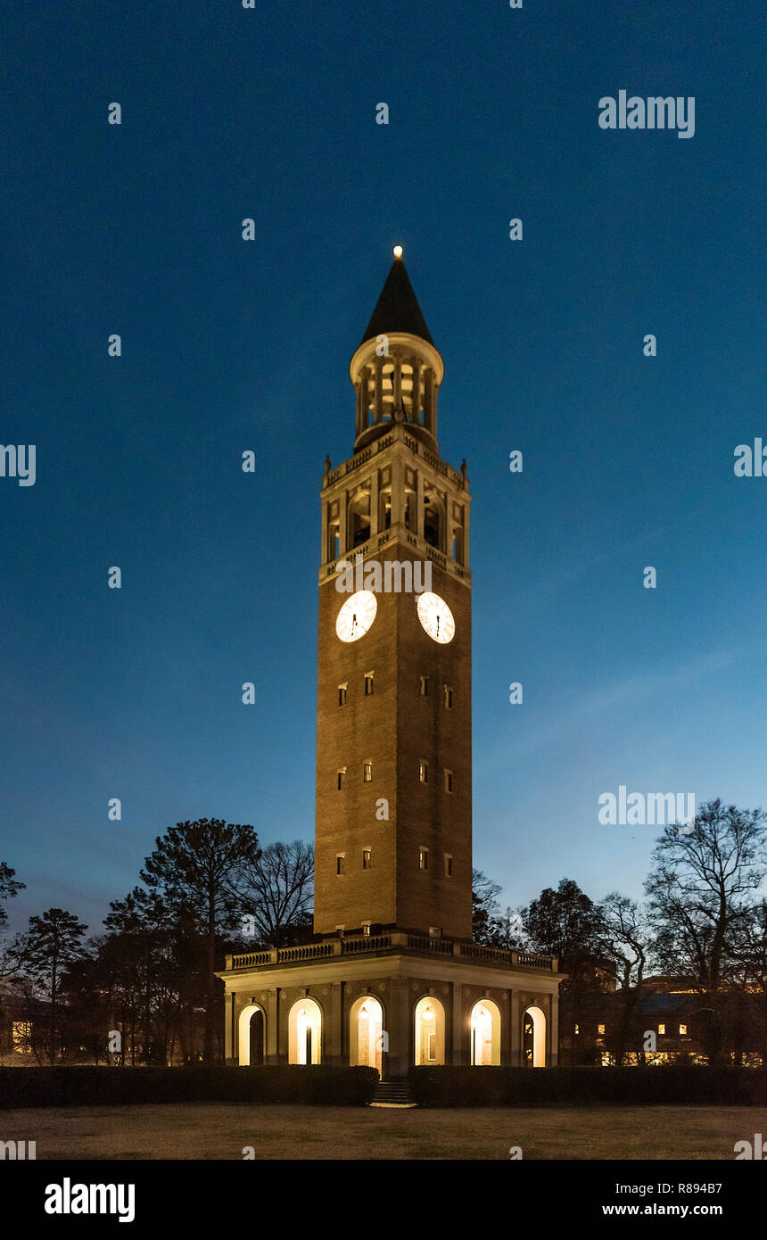 Glockenturm der Universität von North Carolina, Chapel Hill, North Carolina, USA. Stockfoto