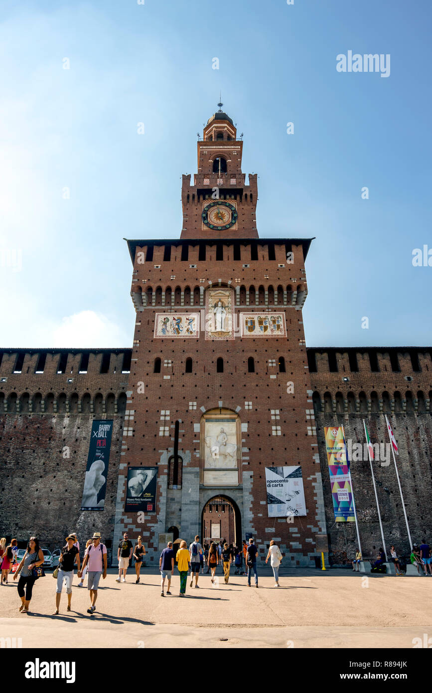 Vertikale Ansicht von Schloss Sforza in Mailand, Italien. Stockfoto