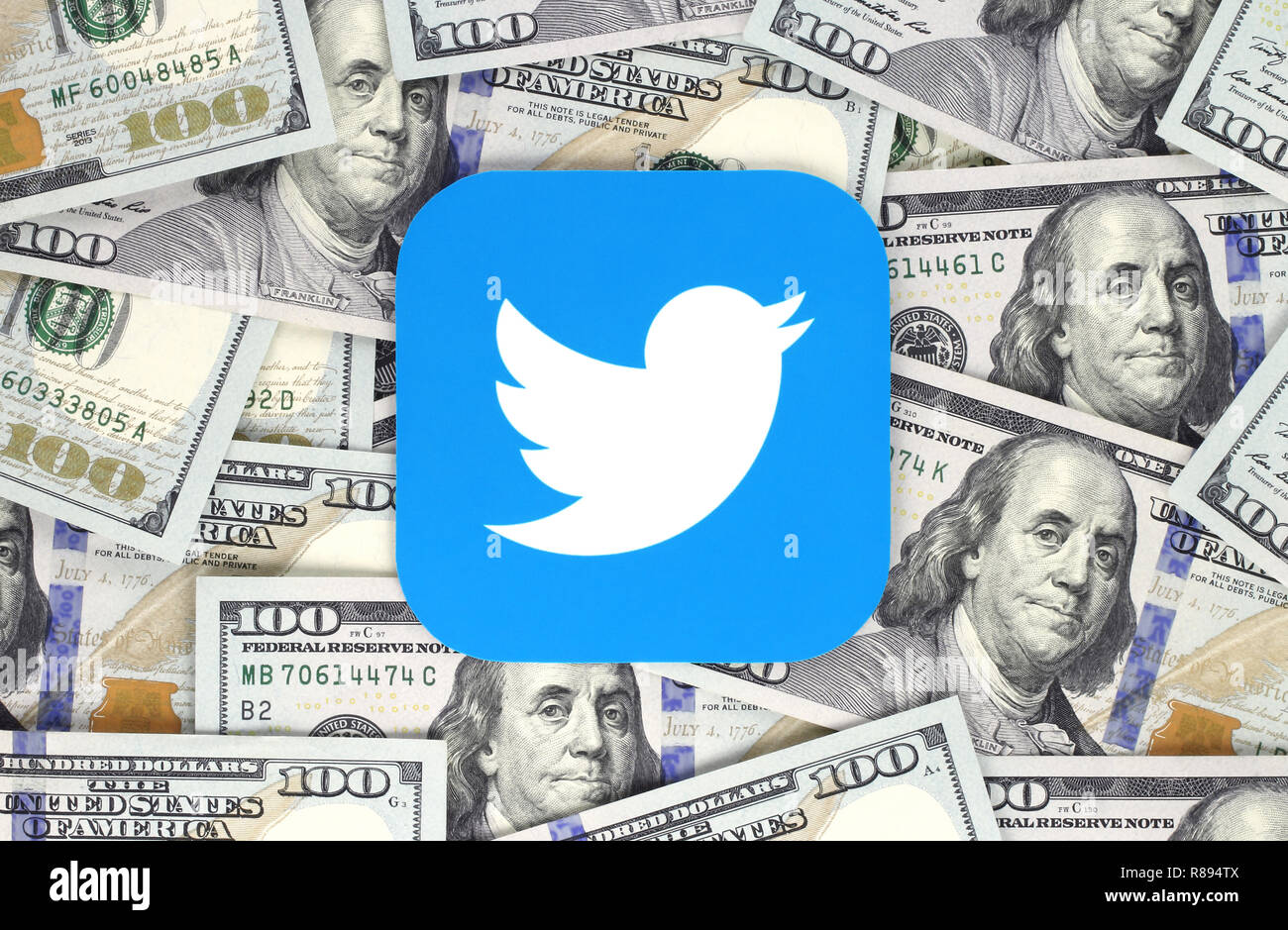 Kiew, Ukraine - September 07, 2018: Twitter Icon auf Papier gedruckt und auf Geld Hintergrund. Twitter ist eine US-amerikanische online News Service Stockfoto