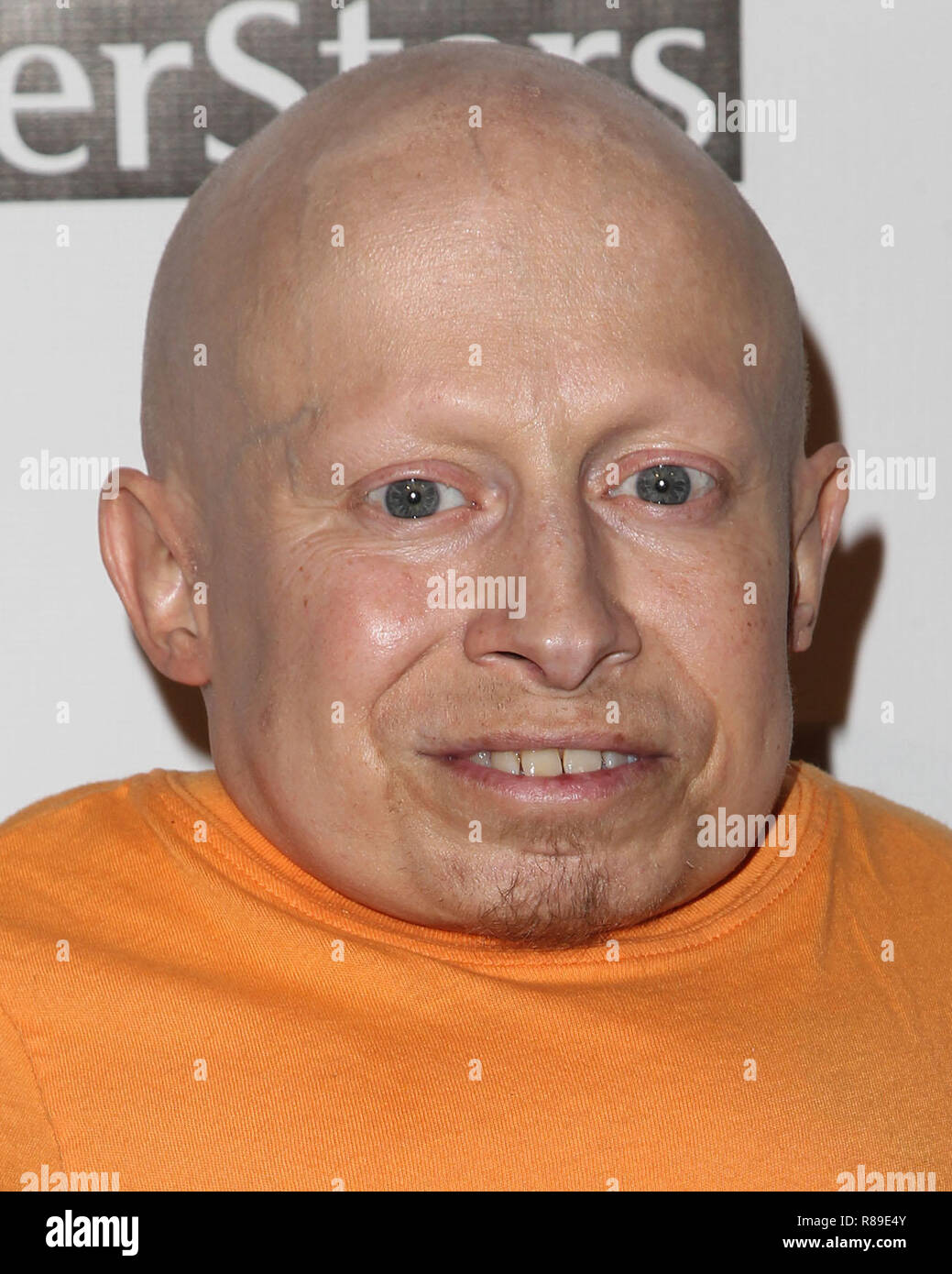 (Datei) Verne Troyer Tod Selbstmord durch Alkoholvergiftung. Verne Troyer, bekannt für seine Rolle als Mike Myers' komische Sidekick 'Mini-Me' im 'Austin Powers' Film Franchise bekannt, im April letzten Jahres starb an Selbstmord durch Alkoholvergiftung, Büro des Los Angeles County coroner Mittwoch berichtet. Troyer hatte ein potentiell tödliches Niveau von Alkohol in seinem System und wurde wiederholt gesagt, dass er sterben wollte, als er zu einem Los Angeles Krankenhaus am 3. April zugelassen wurde, nach dem Bericht des Gerichtsmediziners. Er starb dort am 21. April der multiplen Organversagen. HOLLYWOOD, Los Angeles, CA, USA - 18. SEPTEMBER: Acto Stockfoto