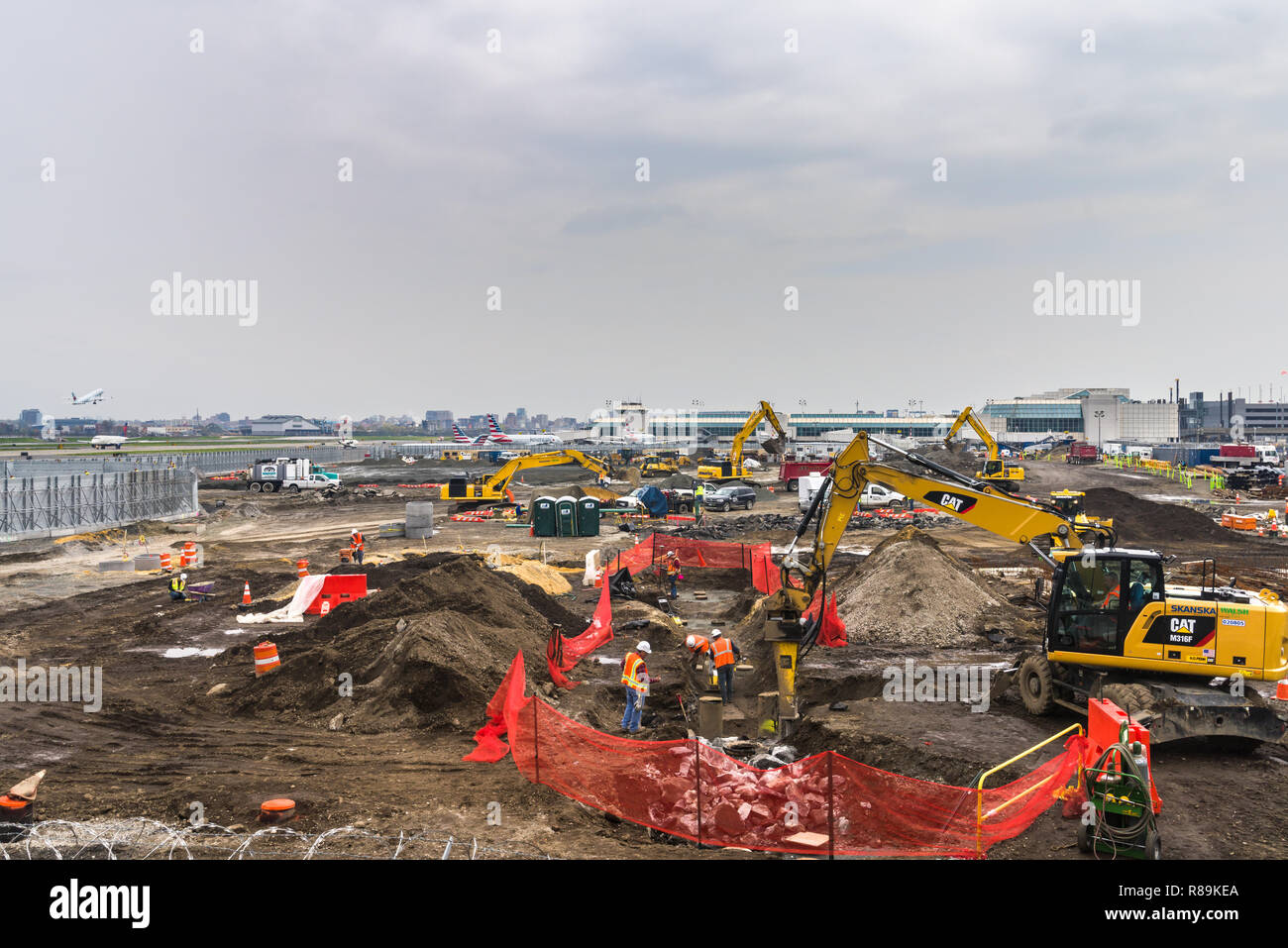 Bau- und Arbeiter den Bau des neuen Terminals am Flughafen La Guardia in Queens, New York, USA Stockfoto