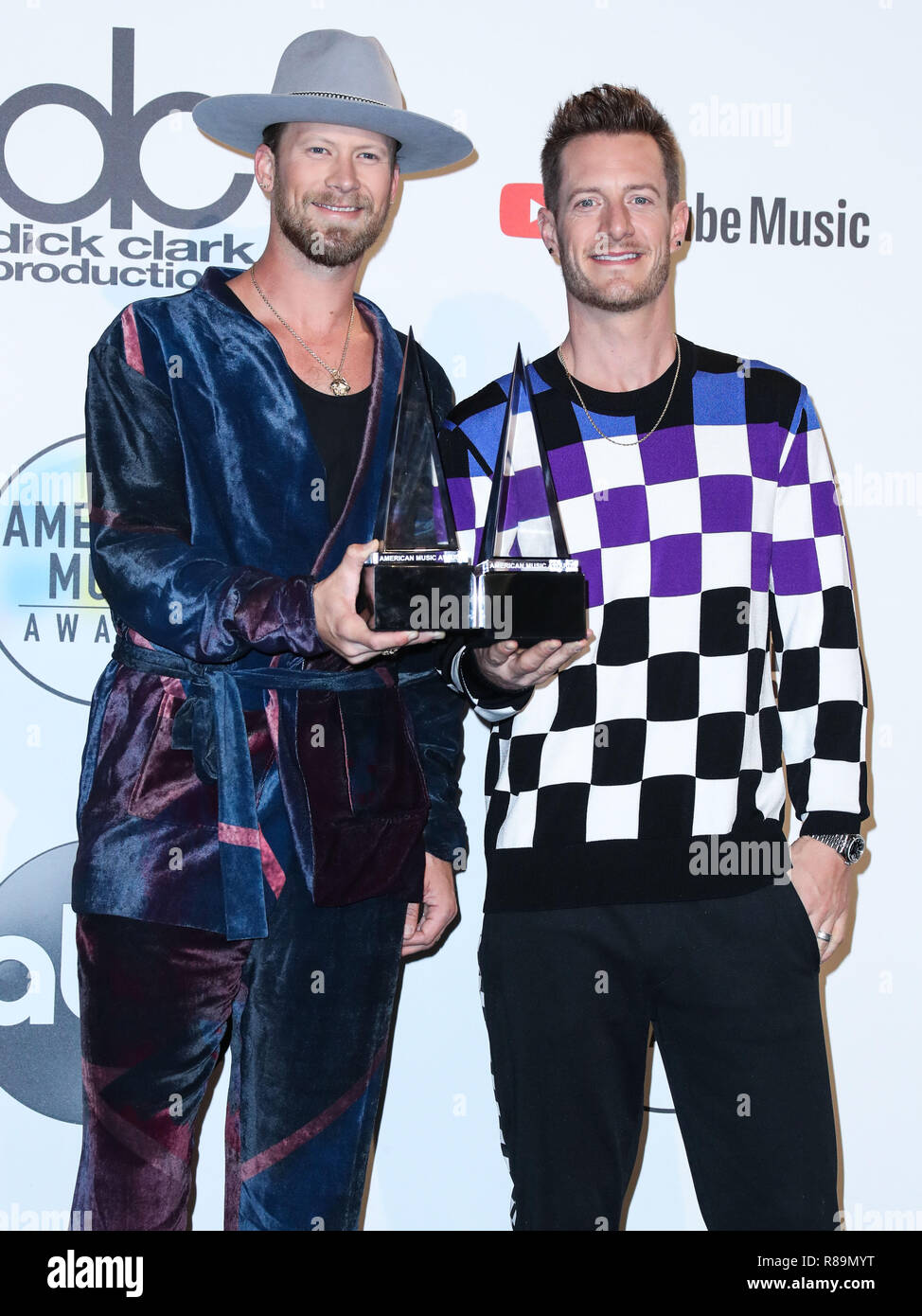 LOS ANGELES, Ca, USA - 09 Oktober: Tyler Hubbard, Brian Kelley, Florida Georgia Linie in der Presse bei den American Music Awards 2018 gehalten am Microsoft Theatre L.A. Live, die am 9. Oktober in Los Angeles, Kalifornien 2018, United States. (Foto von Xavier Collin/Image Press Agency) Stockfoto