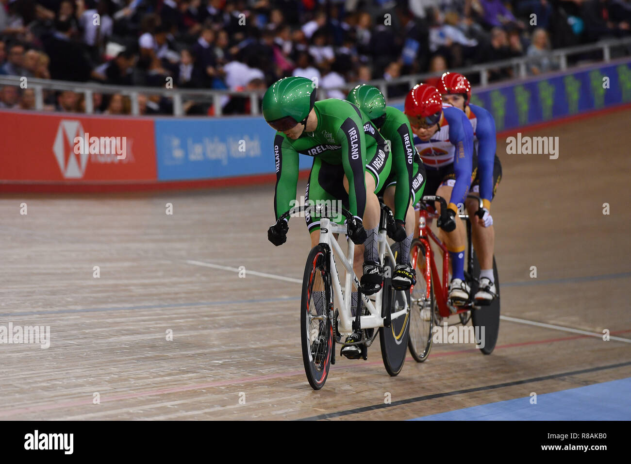 London, Großbritannien. 14. Dezember, 2018. ELLIS Matthew und BARNABY Geschichte (GBR), und Gordon Martin, BYRNE Eamonn (IRL) in gemischten Para B Sprint Halbfinale während Tissot UCI Track Cycling World Cup IV bei Lee Valley VeloPark am Freitag, den 14. Dezember 2018. LONDON ENGLAND. (Nur redaktionelle Nutzung, eine Lizenz für die gewerbliche Nutzung erforderlich. Keine Verwendung in Wetten, Spiele oder einer einzelnen Verein/Liga/player Publikationen.) Credit: Taka Wu/Alamy leben Nachrichten Stockfoto