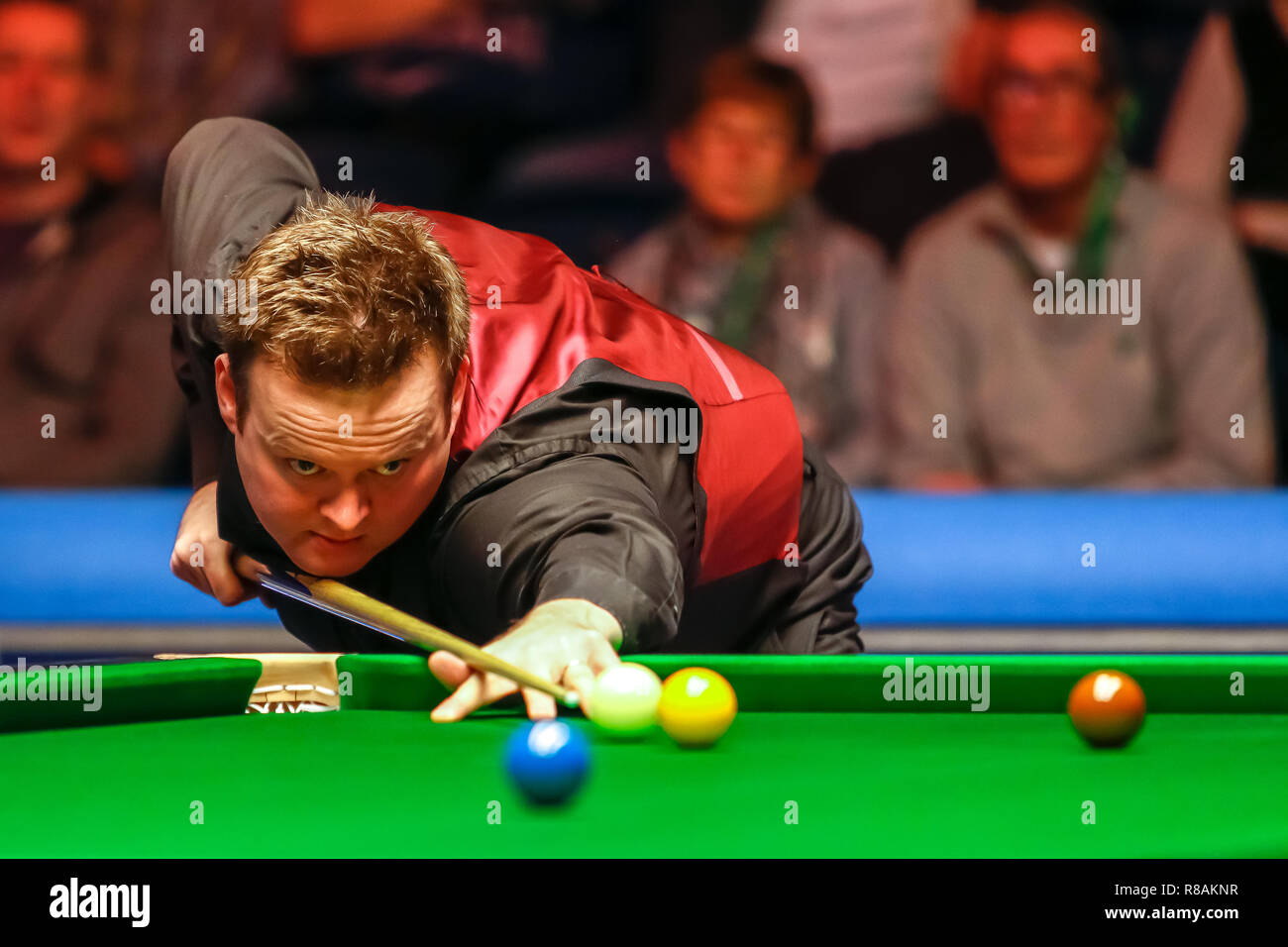 Glasgow, Schottland, Großbritannien. 14. Dez 2018. Viertelfinale der BetVictor Home Nationen Serie Scottish Open, wo Sam Baird (ENG) nimmt auf Shaun Murphy (ENG) im Emirates Arena, Glasgow. Credit: Colin Poultney/Alamy leben Nachrichten Stockfoto