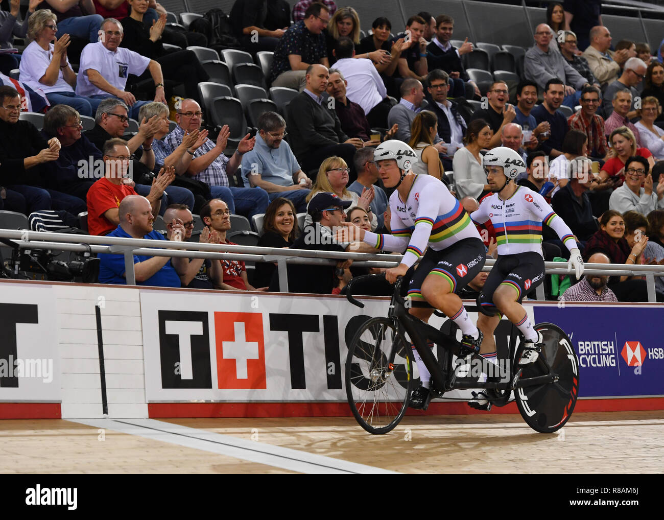 London, Großbritannien. 14. Dezember, 2018. Fachie Neil MBE und Rotherham Matt (GBR) in gemischten Para B Sprint Halbfinale - H1 während Tissot UCI Track Cycling World Cup IV bei Lee Valley VeloPark am Freitag, den 14. Dezember 2018. LONDON ENGLAND. (Nur redaktionelle Nutzung, eine Lizenz für die gewerbliche Nutzung erforderlich. Keine Verwendung in Wetten, Spiele oder einer einzelnen Verein/Liga/player Publikationen.) Credit: Taka Wu/Alamy leben Nachrichten Stockfoto