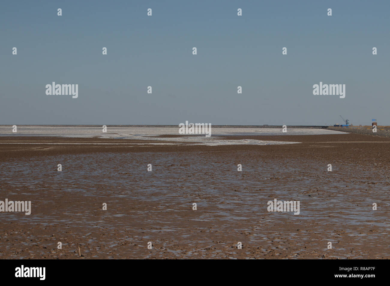 Binzhou, Binzhou, China. 14 Dez, 2018. Binzhou, CHINA - Landschaft von gefrorenen Strand an der Bohai Bucht in Binzhou, Osten ChinaÃ¢â'¬â"¢s der Provinz Shandong. Credit: SIPA Asien/ZUMA Draht/Alamy leben Nachrichten Stockfoto