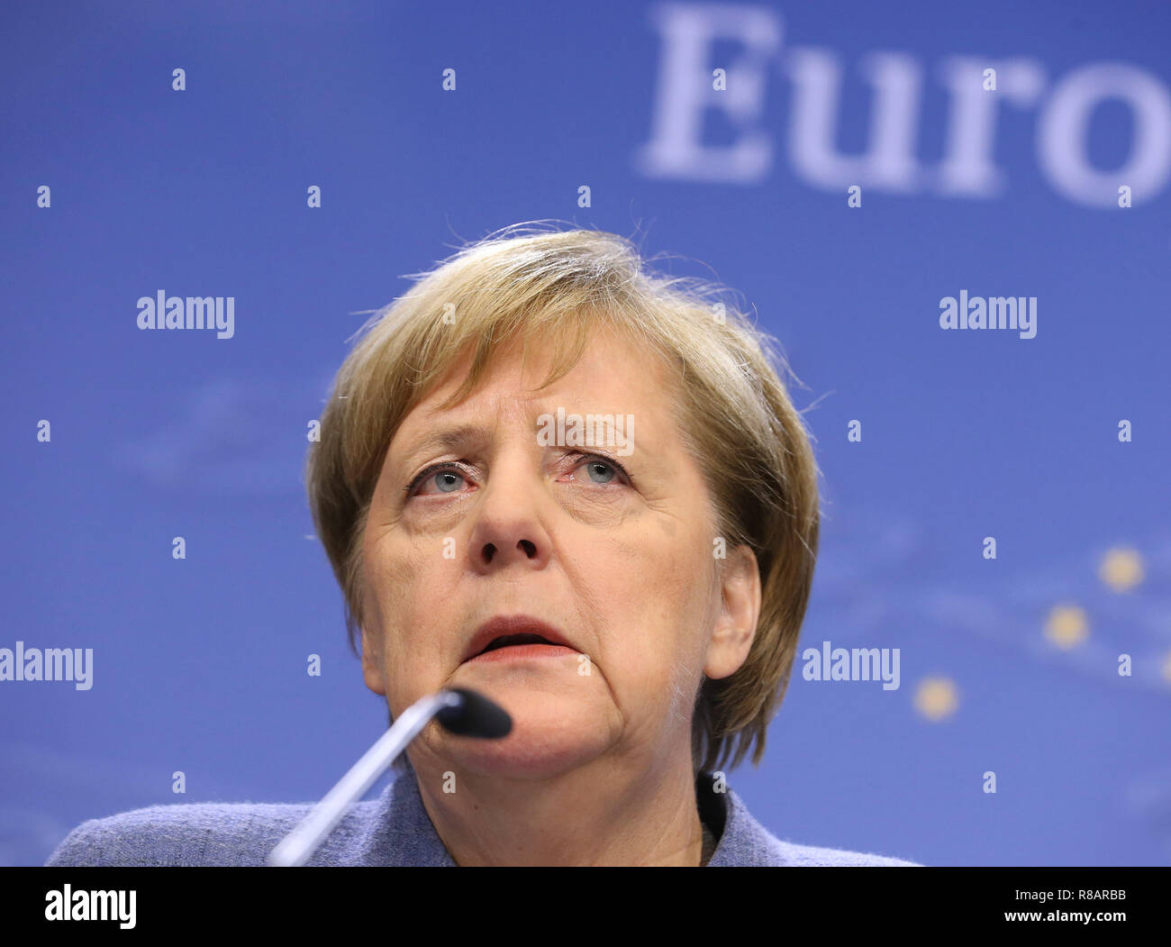 (181214) - Brüssel, 14. Dez., 2018 (Xinhua) - die Deutsche Bundeskanzlerin Angela Merkel spricht während einer Pressekonferenz am Ende des EU-Gipfels in Brüssel, Belgien, am Dez. 14, 2018. (Xinhua / Ihr Pingfan) Stockfoto