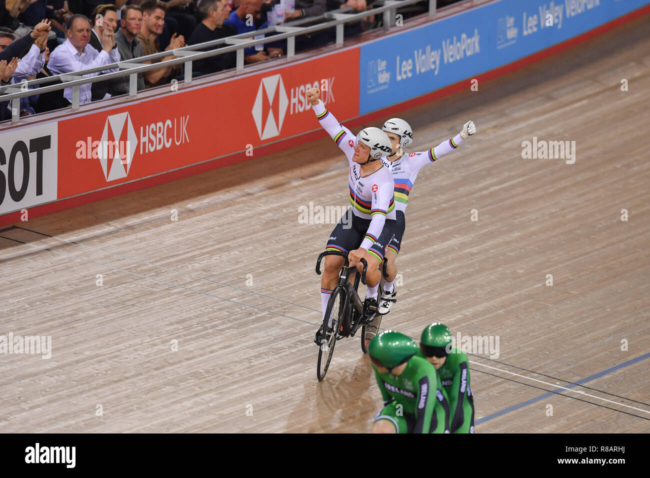 London, Großbritannien. 14. Dez 2018. FACHI MBE Neil und Rotherham Matt (GBR) in gemischten Para B Sprint Finale für Gold - 2. Rennen während Tissot UCI Track Cycling World Cup IV bei Lee Valley VeloPark am Freitag, den 14. Dezember 2018. LONDON ENGLAND. (Nur redaktionelle Nutzung, eine Lizenz für die gewerbliche Nutzung erforderlich. Keine Verwendung in Wetten, Spiele oder einer einzelnen Verein/Liga/player Publikationen.) Credit: Taka Wu/Alamy leben Nachrichten Stockfoto