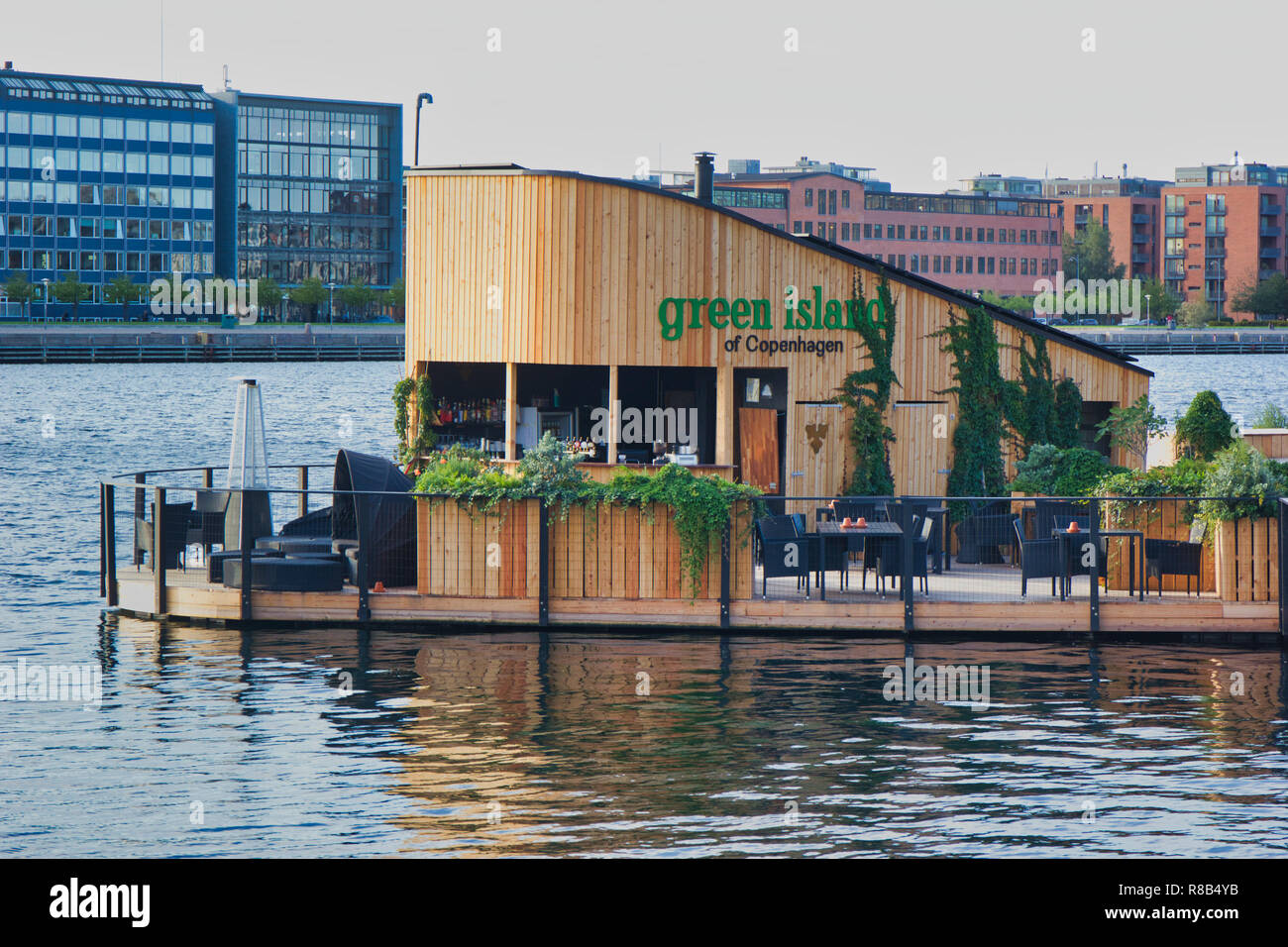 Grüne Insel schwimmendes Café und Bar, Kopenhagen, Dänemark, Skandinavien Stockfoto