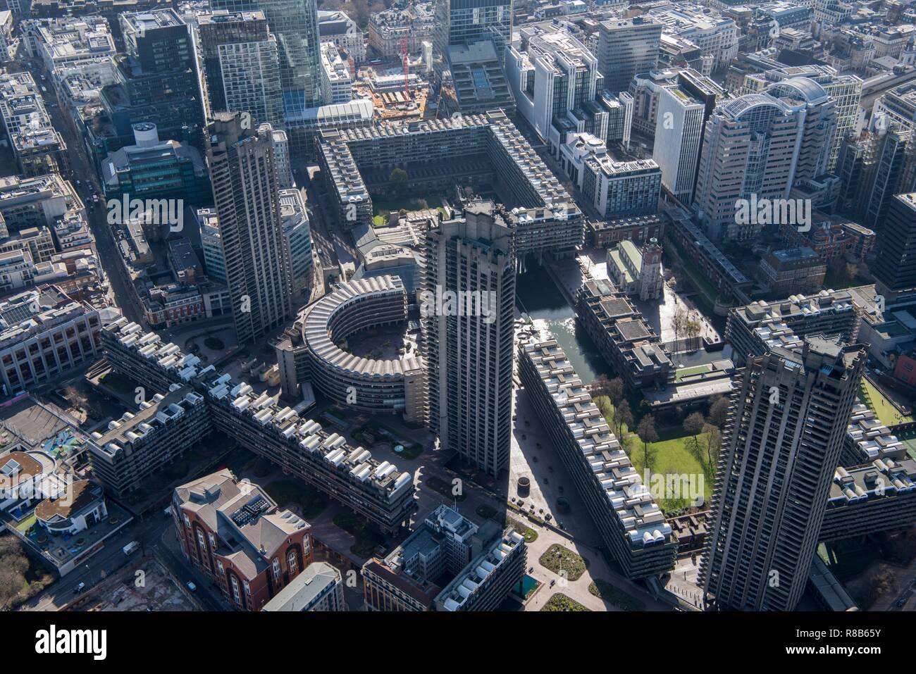 Das Barbican Arts und Konferenzzentrum und Wohnsiedlung, City of London, 2018. Schöpfer: Historisches England Fotograf. Stockfoto