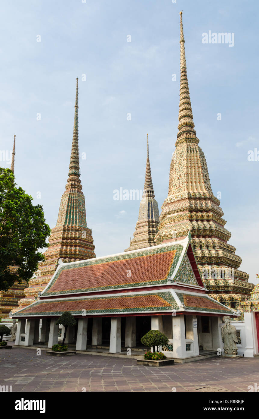 Medizinpavillon auf dem Gelände des Wat Pho Komplexes, Bangkok, Thailand Stockfoto