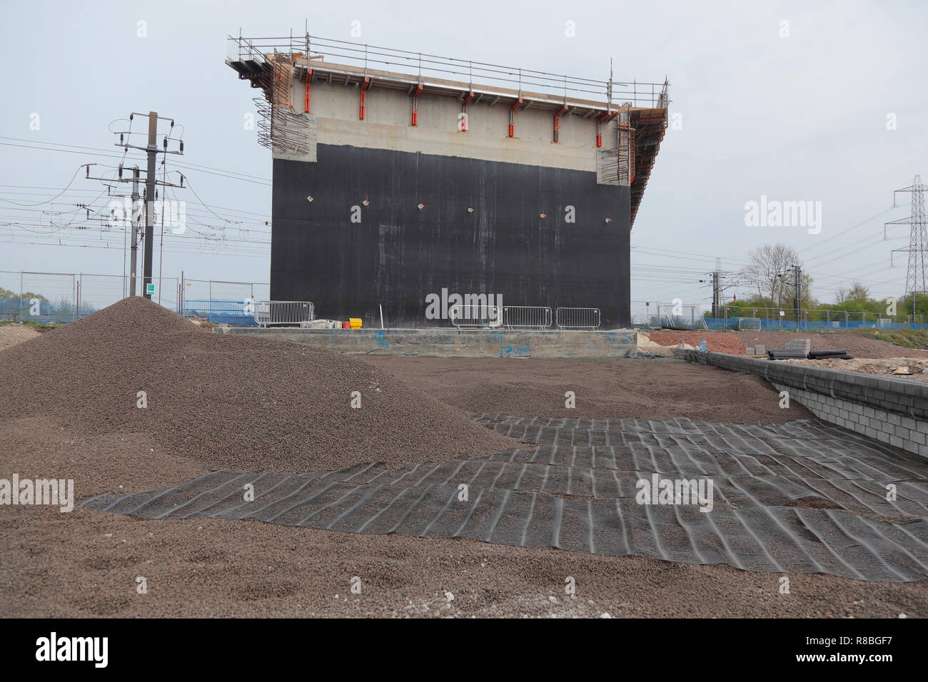 Leichte Blähton Aggregate im Einsatz auf der East Coast Main Line Railway Brückenbau im Rossington, Doncaster. Stockfoto