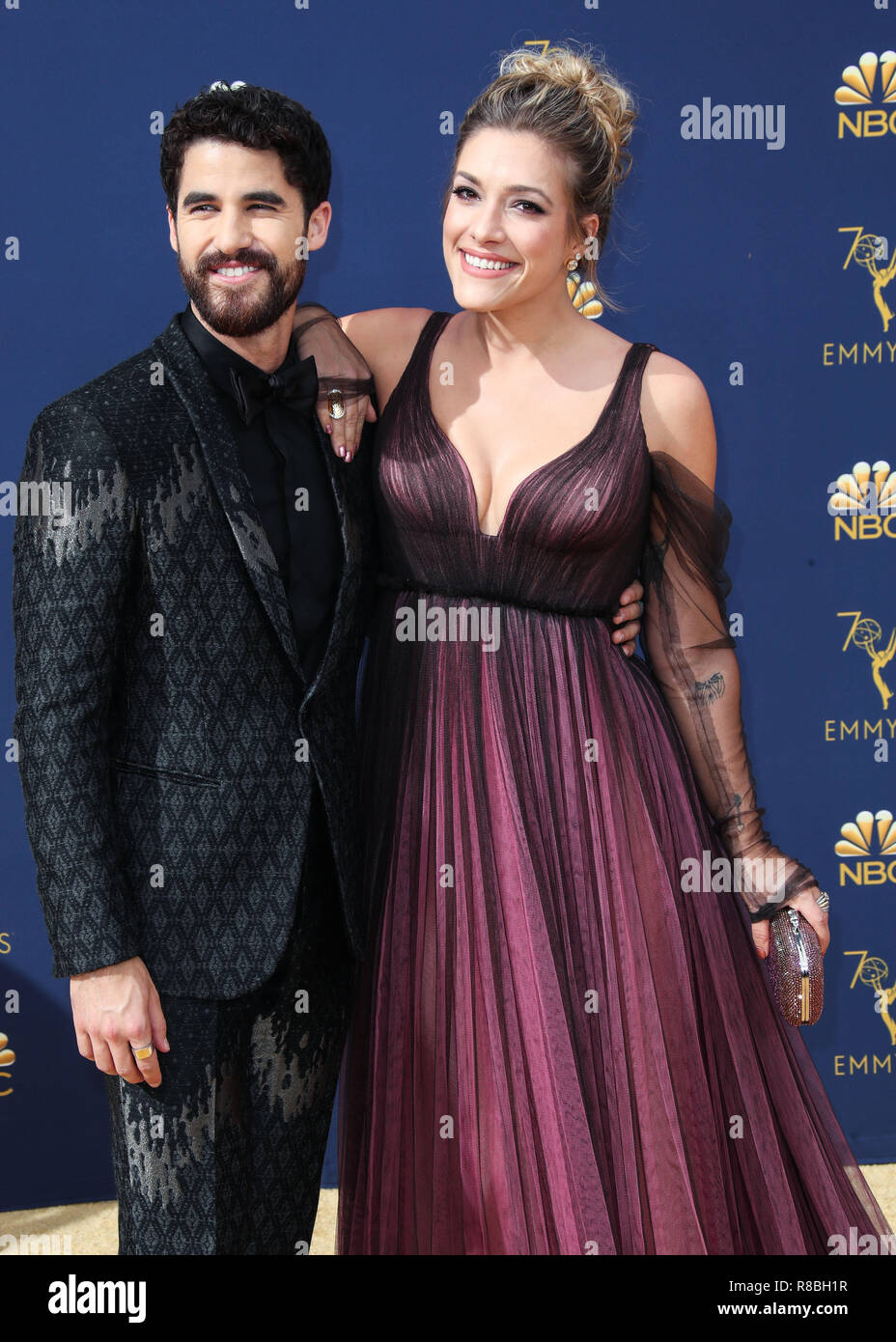 LOS ANGELES, Ca, USA - 17. SEPTEMBER: Darren Criss, Mia Swier auf der 70. jährlichen Primetime Emmy Awards bei Microsoft Theater in L.A. statt Live am 17. September 2018 in Los Angeles, Kalifornien, USA. (Foto von Xavier Collin/Image Press Agency) Stockfoto LOS ANGELES, Ca, USA - 17. SEPTEMBER: Darren Criss, Mia Swier auf der 70. jährlichen Primetime Emmy Awards bei Microsoft Theater in L.A. statt Live am 17. September 2018 in Los Angeles, Kalifornien, USA. (Foto von Xavier Collin/Image Press Agency) Stockfoto