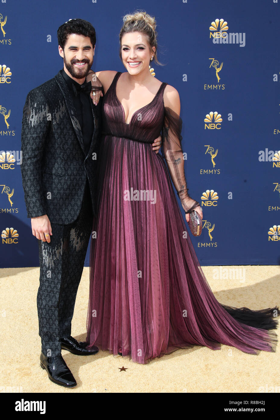 LOS ANGELES, Ca, USA - 17. SEPTEMBER: Darren Criss, Mia Swier auf der 70. jährlichen Primetime Emmy Awards bei Microsoft Theater in L.A. statt Live am 17. September 2018 in Los Angeles, Kalifornien, USA. (Foto von Xavier Collin/Image Press Agency) Stockfoto LOS ANGELES, Ca, USA - 17. SEPTEMBER: Darren Criss, Mia Swier auf der 70. jährlichen Primetime Emmy Awards bei Microsoft Theater in L.A. statt Live am 17. September 2018 in Los Angeles, Kalifornien, USA. (Foto von Xavier Collin/Image Press Agency) Stockfoto