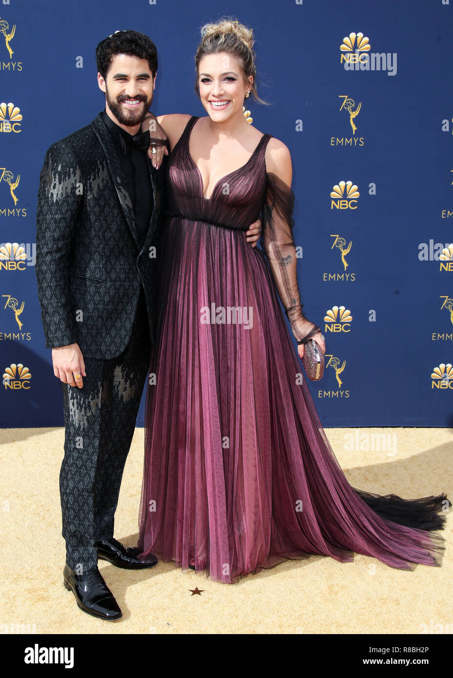 LOS ANGELES, Ca, USA - 17. SEPTEMBER: Darren Criss, Mia Swier auf der 70. jährlichen Primetime Emmy Awards bei Microsoft Theater in L.A. statt Live am 17. September 2018 in Los Angeles, Kalifornien, USA. (Foto von Xavier Collin/Image Press Agency) Stockfoto LOS ANGELES, Ca, USA - 17. SEPTEMBER: Darren Criss, Mia Swier auf der 70. jährlichen Primetime Emmy Awards bei Microsoft Theater in L.A. statt Live am 17. September 2018 in Los Angeles, Kalifornien, USA. (Foto von Xavier Collin/Image Press Agency) Stockfoto