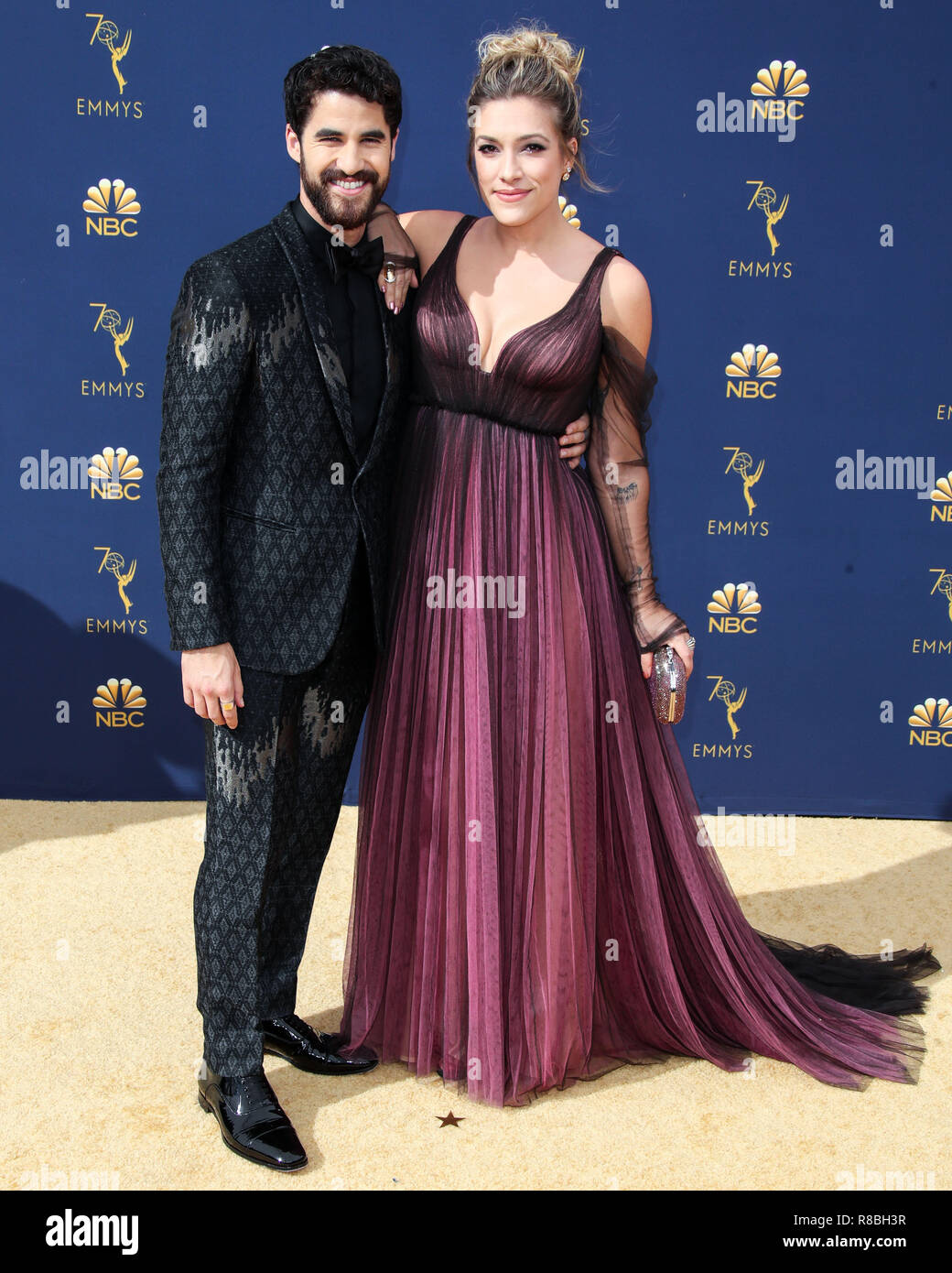 LOS ANGELES, Ca, USA - 17. SEPTEMBER: Darren Criss, Mia Swier auf der 70. jährlichen Primetime Emmy Awards bei Microsoft Theater in L.A. statt Live am 17. September 2018 in Los Angeles, Kalifornien, USA. (Foto von Xavier Collin/Image Press Agency) Stockfoto LOS ANGELES, Ca, USA - 17. SEPTEMBER: Darren Criss, Mia Swier auf der 70. jährlichen Primetime Emmy Awards bei Microsoft Theater in L.A. statt Live am 17. September 2018 in Los Angeles, Kalifornien, USA. (Foto von Xavier Collin/Image Press Agency) Stockfoto