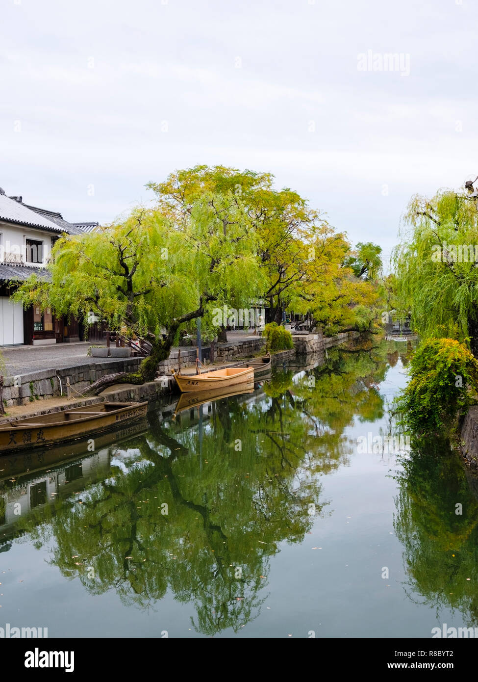 Alten Kanal in der bikan historischen Bezirk von Kurashiki. In Okayama Präfektur nahe dem Meer gelegen, hat die Stadt berühmt für seine int geworden Stockfoto