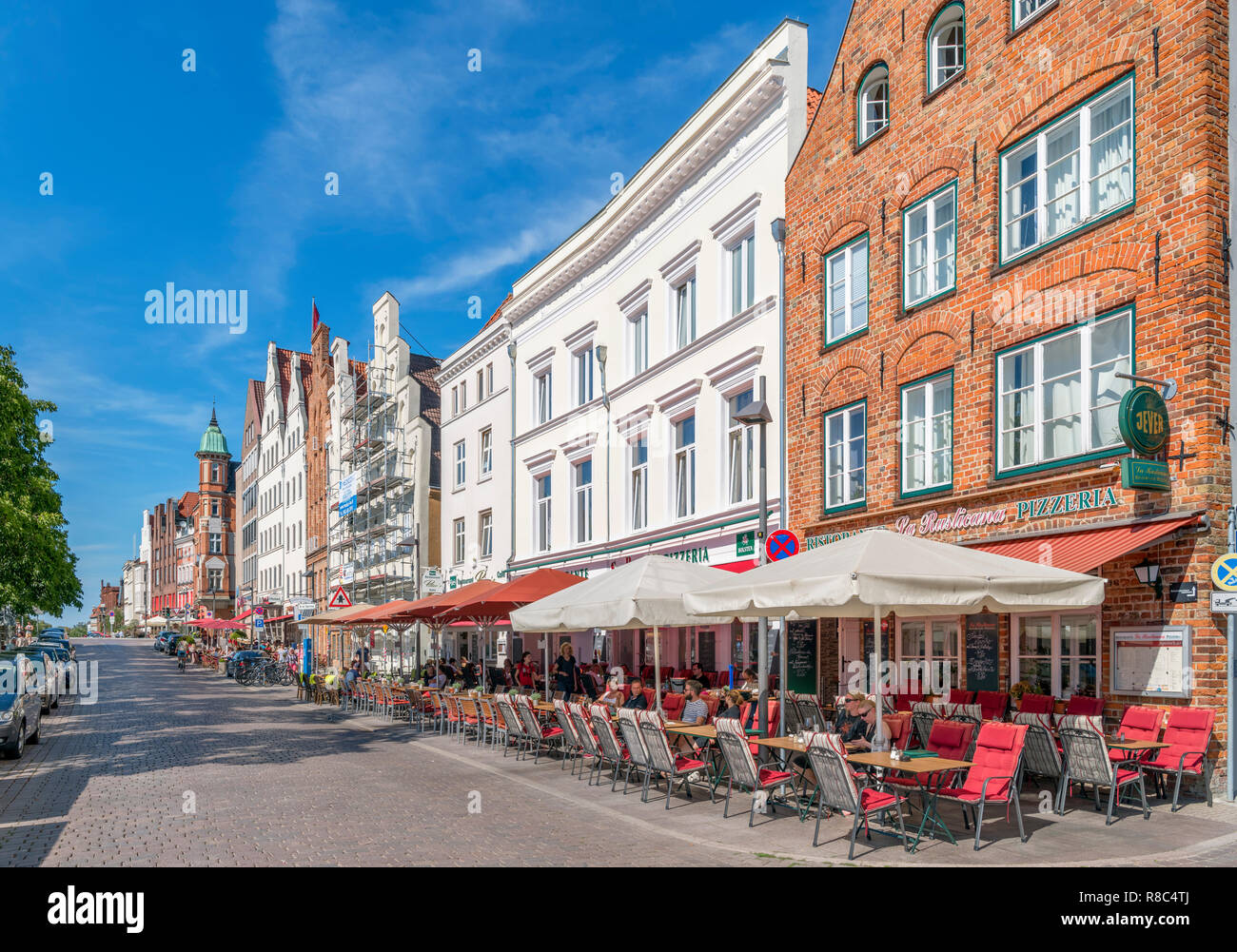 Cafe, das von der Trave, An der Obertrave, Lübeck, Schleswig-Holstein, Deutschland Stockfoto