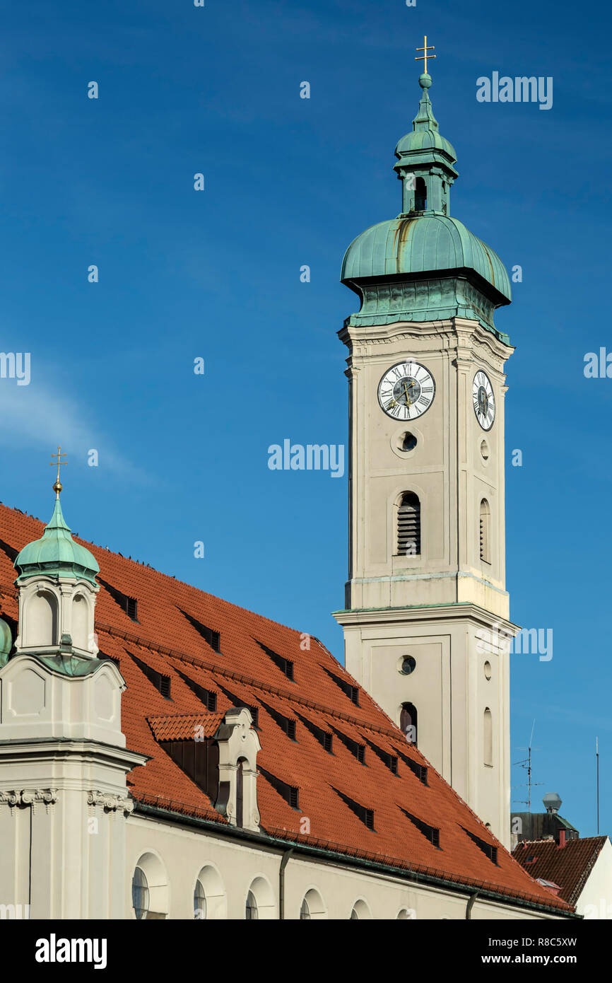 Glockenturm, Kirche des Heiligen Geistes, München, Deutschland Stockfoto