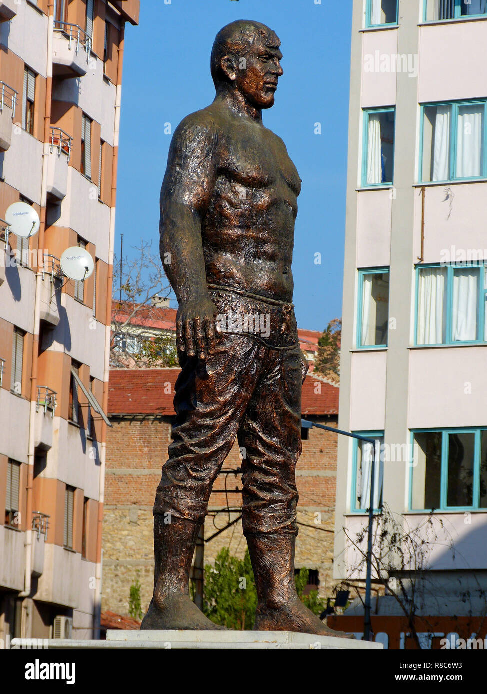 Tekirdag, Türkei - November 20, 2011. Statue zum Gedenken an Öl wrestler Huseyin Pehlivan in Tekirdag. Stockfoto