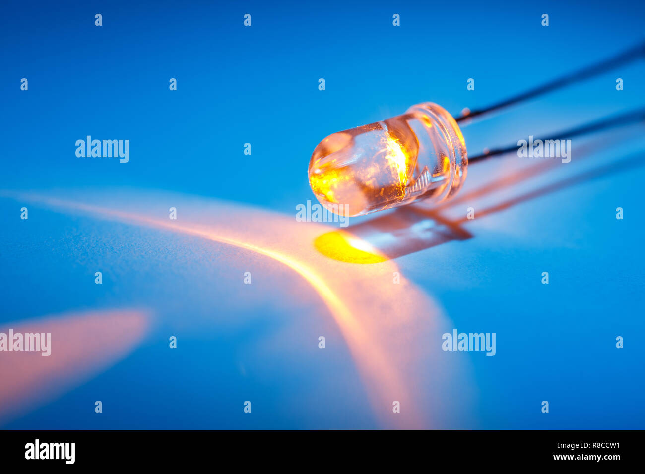 Glühbirne, Konzept der Energieeinsparung geführt. Stockfoto