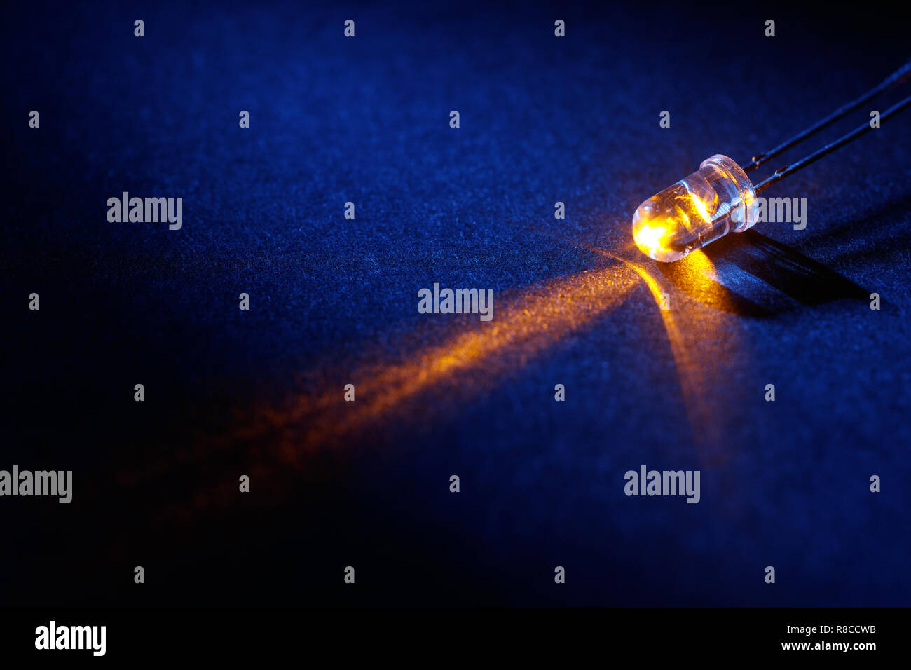 Glühbirne, Konzept der Energieeinsparung geführt. Stockfoto