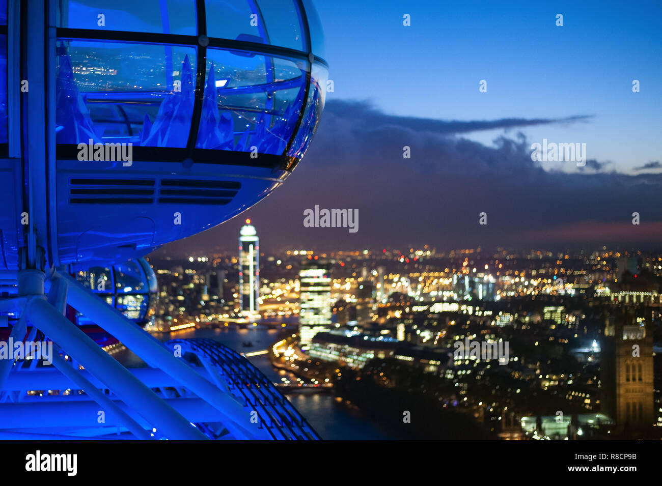 Selektive Fokus Schone Aussicht Von Der Spitze Des Riesenrad London Eye Mit Der Themse Und Die Beleuchtete Stadt Von London Stockfotografie Alamy